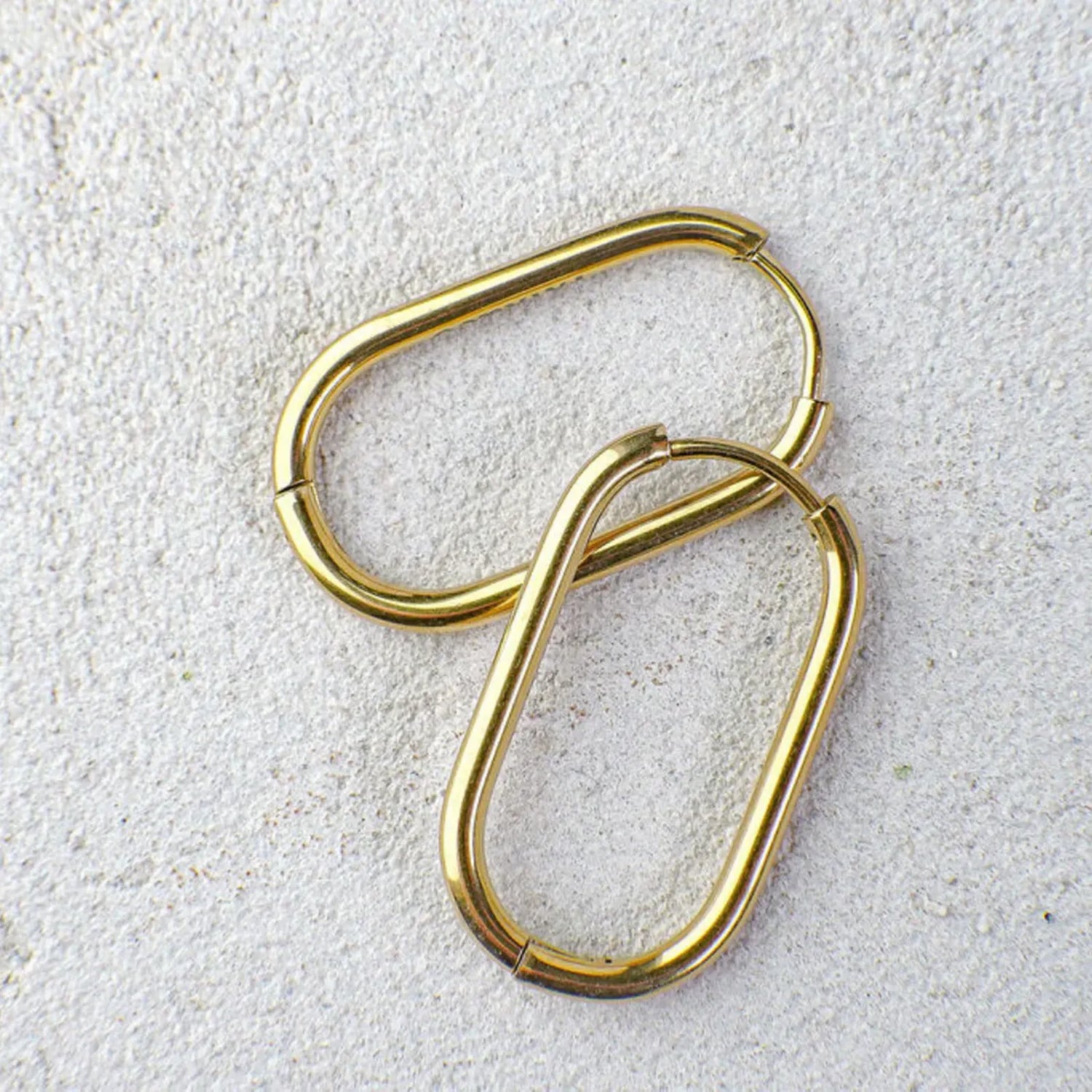 Thorne Oval Hoops Earrings 14mm