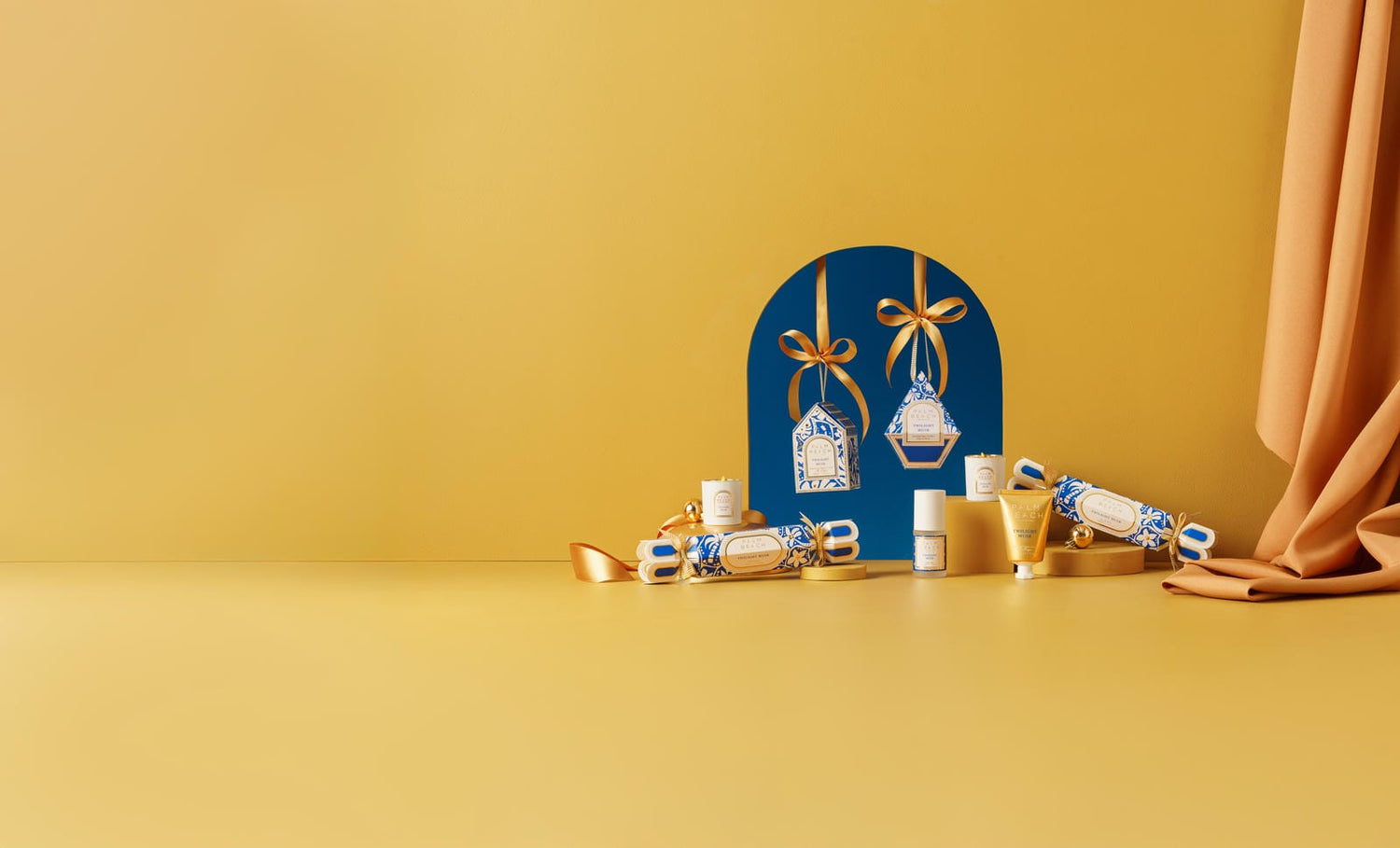 Hanging Bauble Mini Candle 50 g Twilight Musk