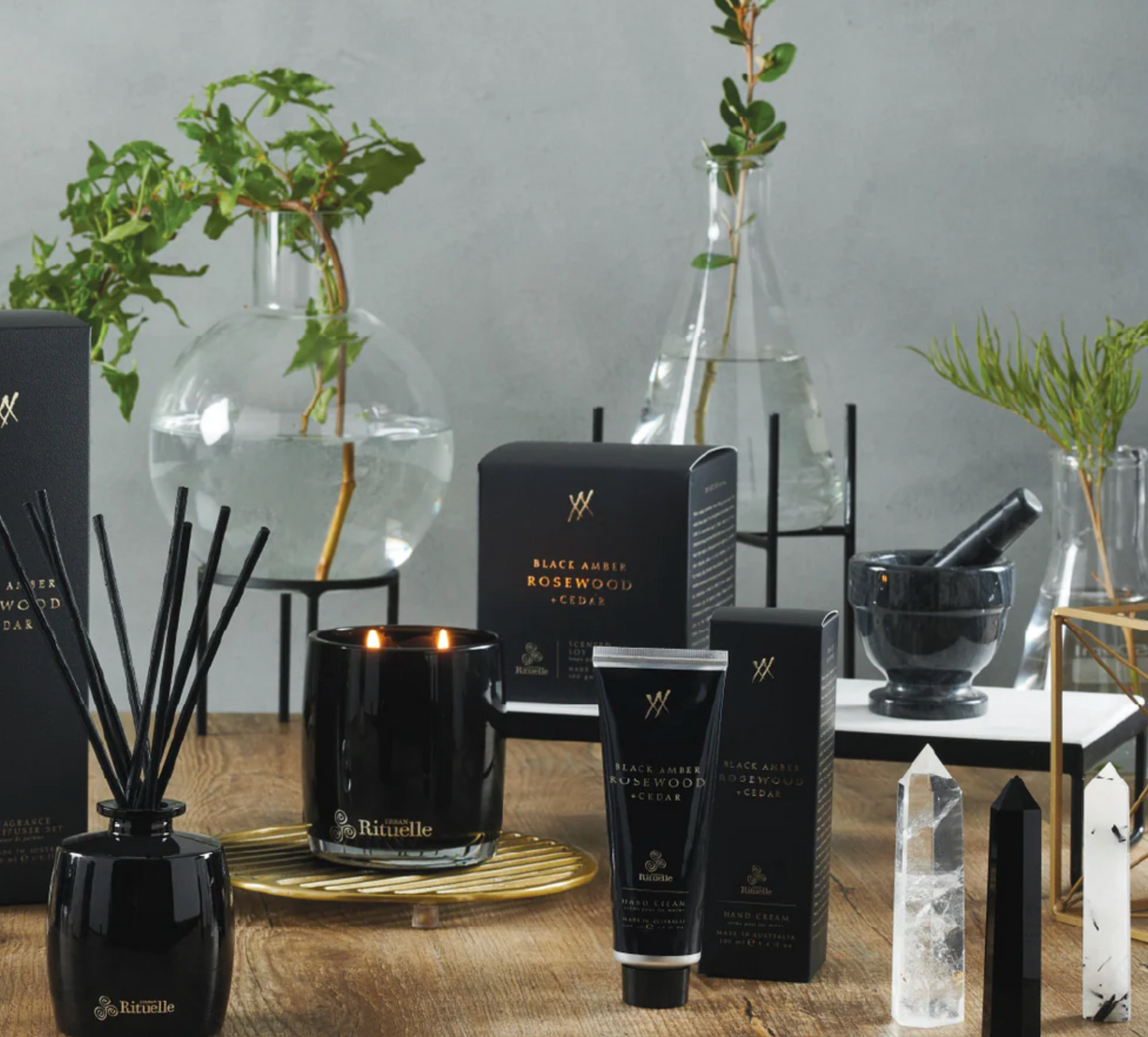 Black Amber, Rosewood & Cedar Scented Soy Candle 140gm | Urban Rituelle